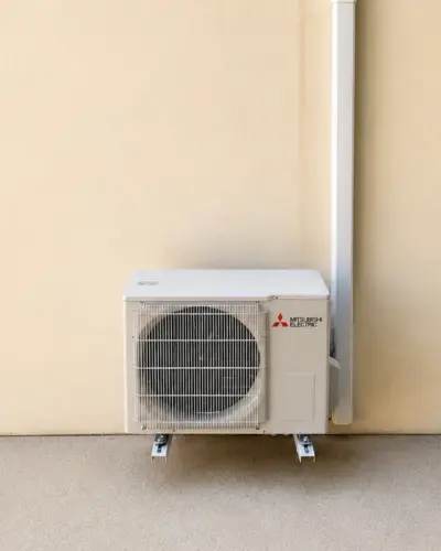 Unité extérieure climatisation Mitsubishi Electric installée - Poletti Clim Var
